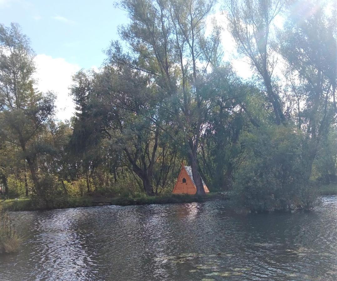 Hotel "George'S" Lakeside Wooden Tipi Clare Zewnętrze zdjęcie
